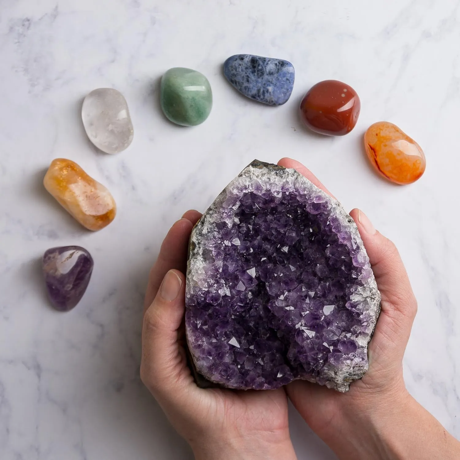7 Chakras XL Healing Crystals Set – 9PCS   96pg Gratitude Journal (Sodalite, Rock Crystal, Amethyst, Citrine, Carnelian, Red Jasper, Green Quartz), Palo Santo Stick, Fabric Bag