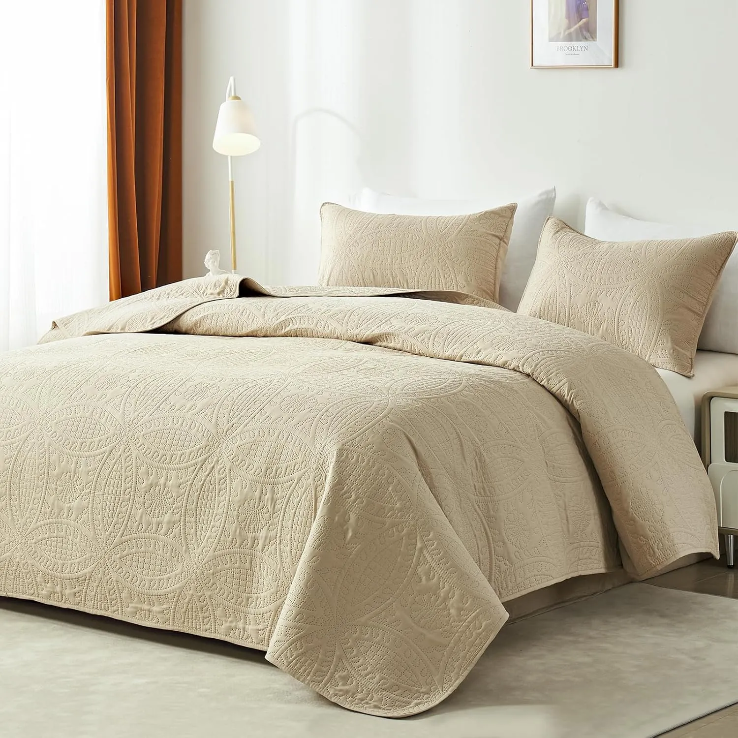 akkialla Queen Quilt Bedding Set,Beige Ultrasonic Full/Queen Quilt Set,Lightweight Soft Bedspread Coverlet,Modern Style Coin Pattern Bed Cover for All Seasons,3 Piece(1 Quilt,2 Pillow Shams)