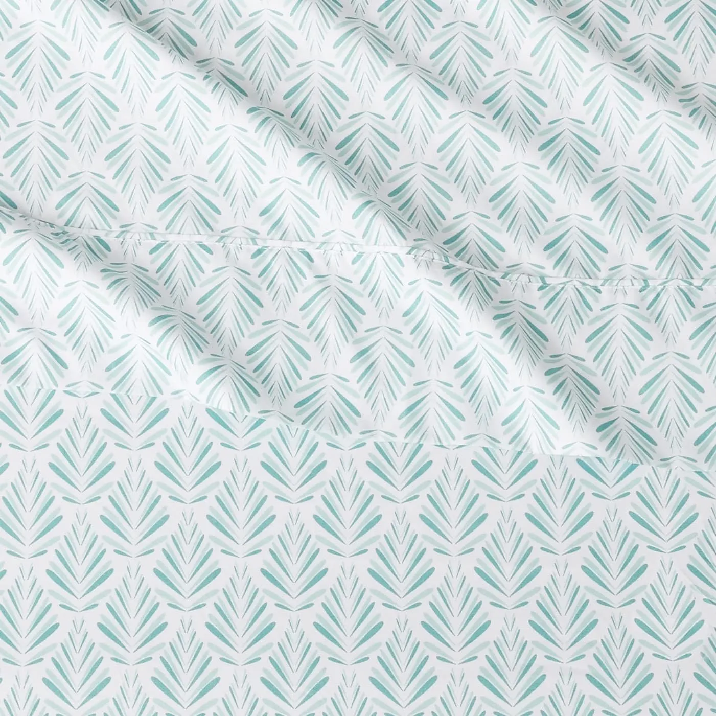 Amazon Basics Lightweight Super Soft Easy Care Microfiber 4 Piece Comfortable Bed Sheet Set With 14" Deep Pockets, Full, Aqua Fern, Printed