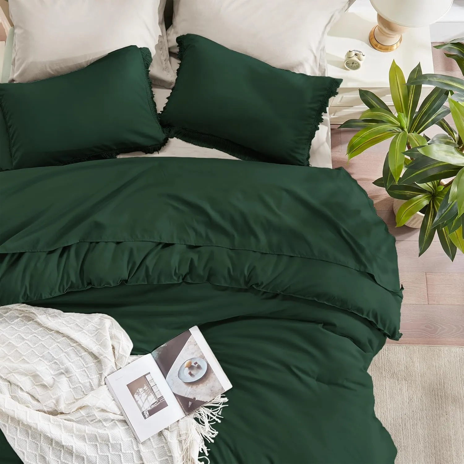 Andency Dark Emerald Green Comforter Set Full, 3 Pieces Boho Lightweight Forest Bedding Comforter Sets, All Season Fluffy Tassel Bed Set (79x90In Comforter & 2 Pillowcases)