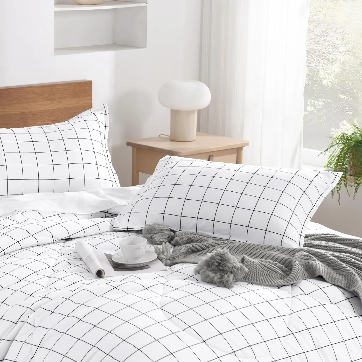 Andency Plaid Comforter Queen(90x90 Inch), White Grid Gingham Bed Set for Teen Boys Kids, Lightweight Reversible Preppy Bedding，3 Pieces(1 Comforter and 2 Pillowcases)