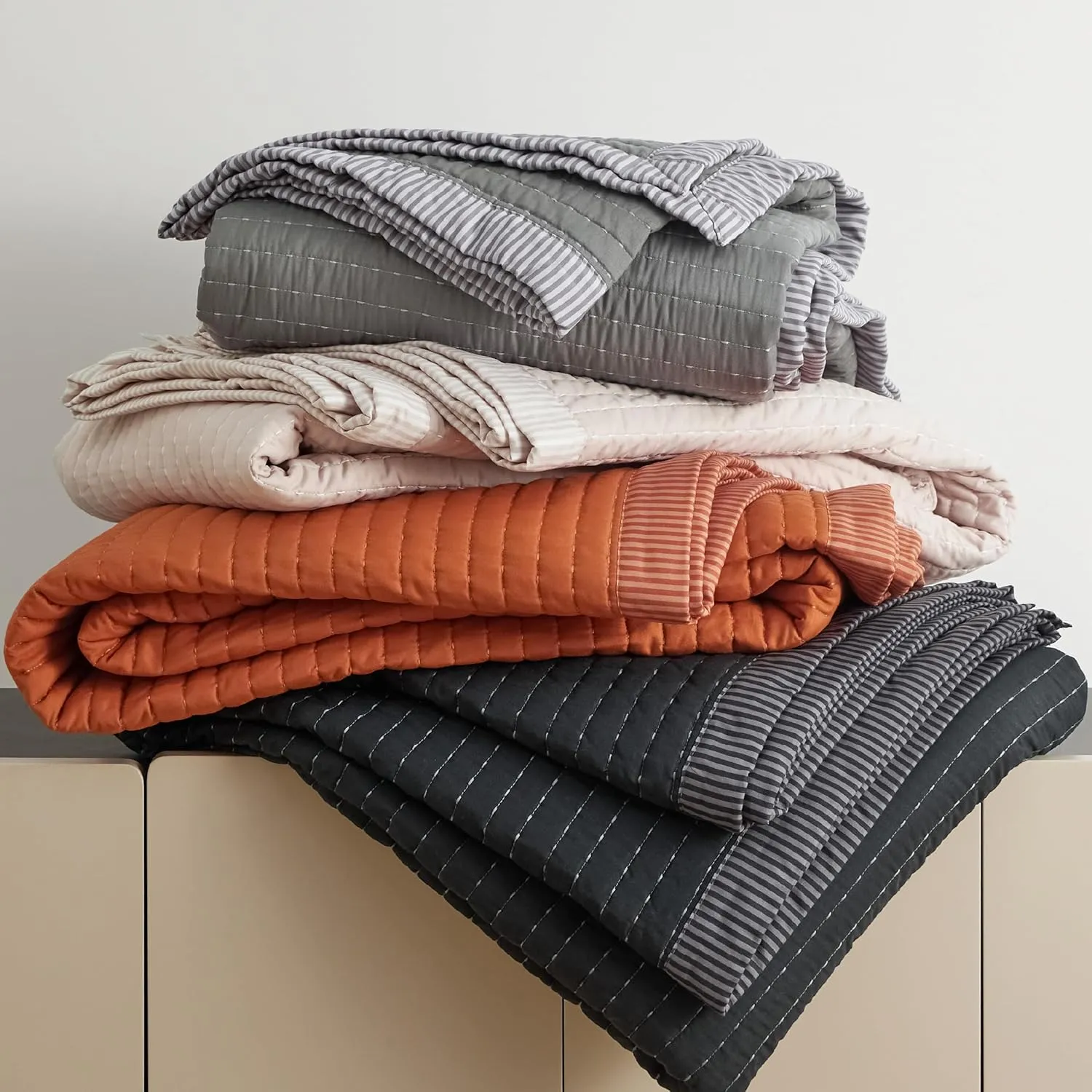 Bedsure Black Quilts Queen Size - Queen Quilt Bedding Set Bedspread Coverlet, Lightweight Corduroy Pattern Bedspread, 3-Piece Set with 90"x96" Coverlet & 2 Pillow Shams, All-Season Soft Microfiber