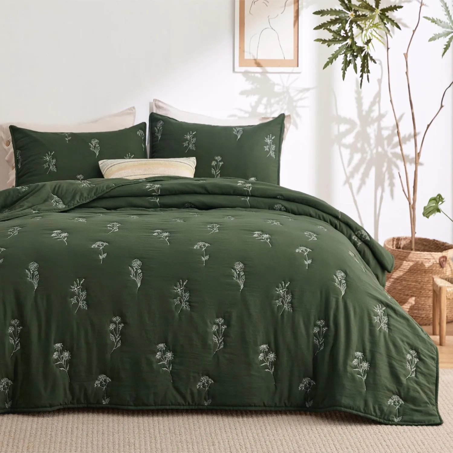 Bedsure Botanical Floral Quilt King Size for Modern Farmhouse Decor, Luxurious Summer Bedding Set, Super Soft Bedspread King Size, Lightweight Comforter with 2 Pillow Shams, Olive Green, 106x96 Inch