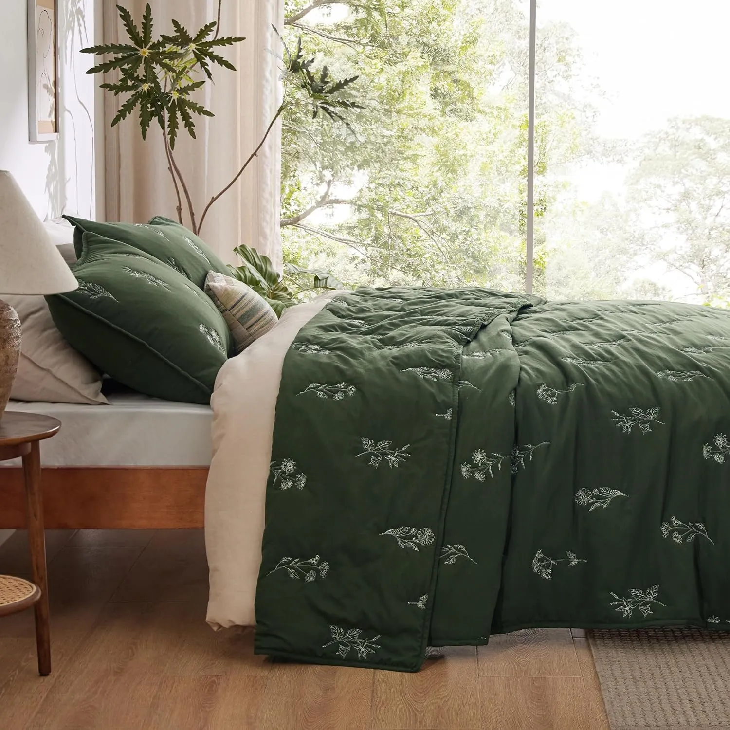 Bedsure Botanical Floral Quilt King Size for Modern Farmhouse Decor, Luxurious Summer Bedding Set, Super Soft Bedspread King Size, Lightweight Comforter with 2 Pillow Shams, Olive Green, 106x96 Inch