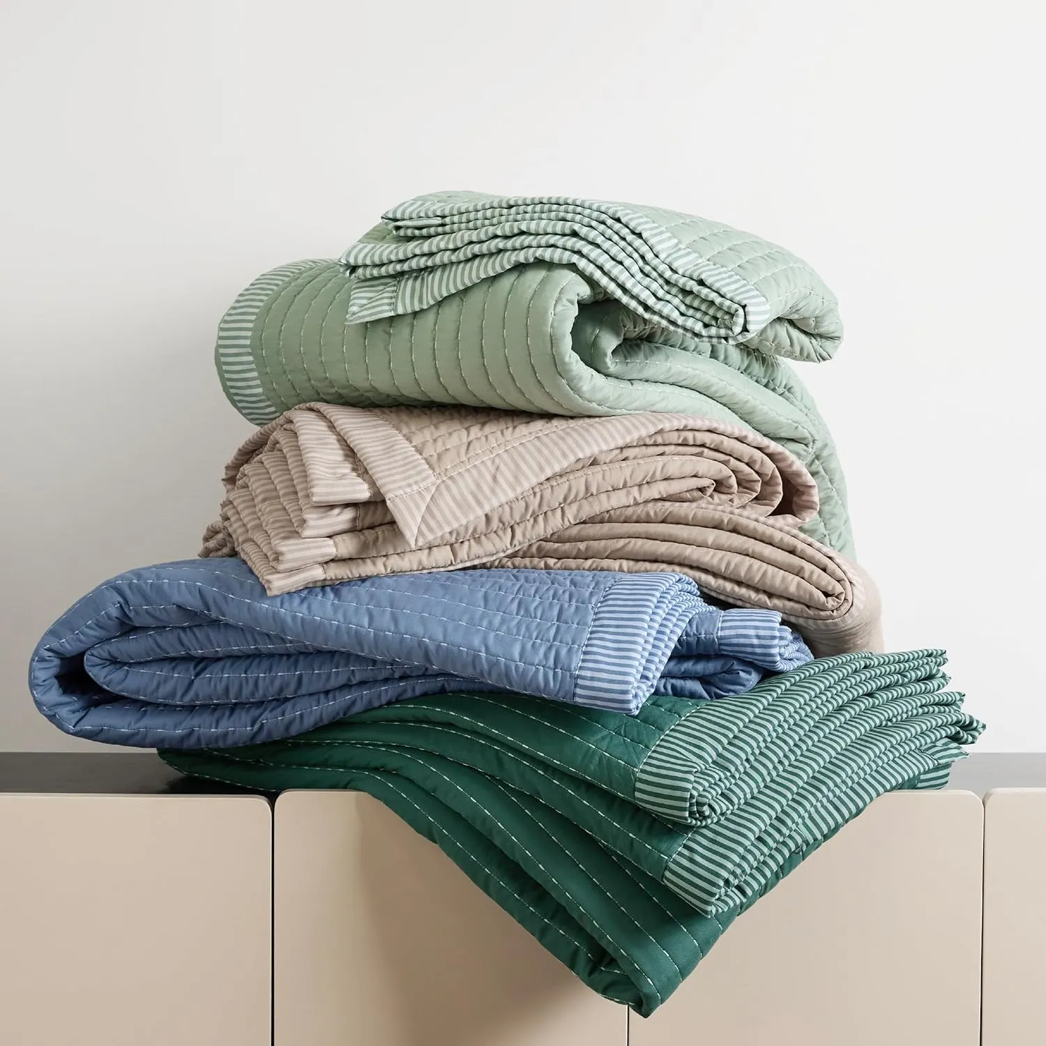 Bedsure Green Quilts Queen Size - Queen Quilt Bedding Set Bedspread Coverlet, Lightweight Corduroy Pattern Bedspread, 3-Piece Set with 90"x96" Coverlet & 2 Pillow Shams, All-Season Soft Microfiber