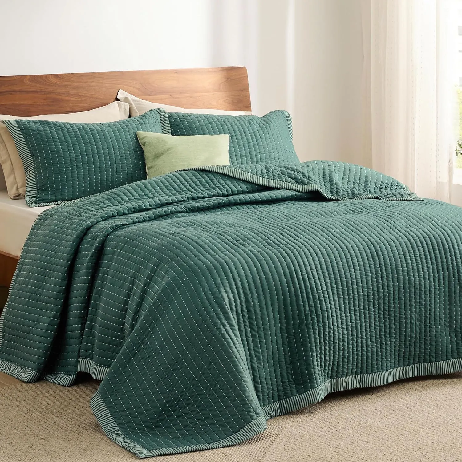 Bedsure Green Quilts Queen Size - Queen Quilt Bedding Set Bedspread Coverlet, Lightweight Corduroy Pattern Bedspread, 3-Piece Set with 90"x96" Coverlet & 2 Pillow Shams, All-Season Soft Microfiber
