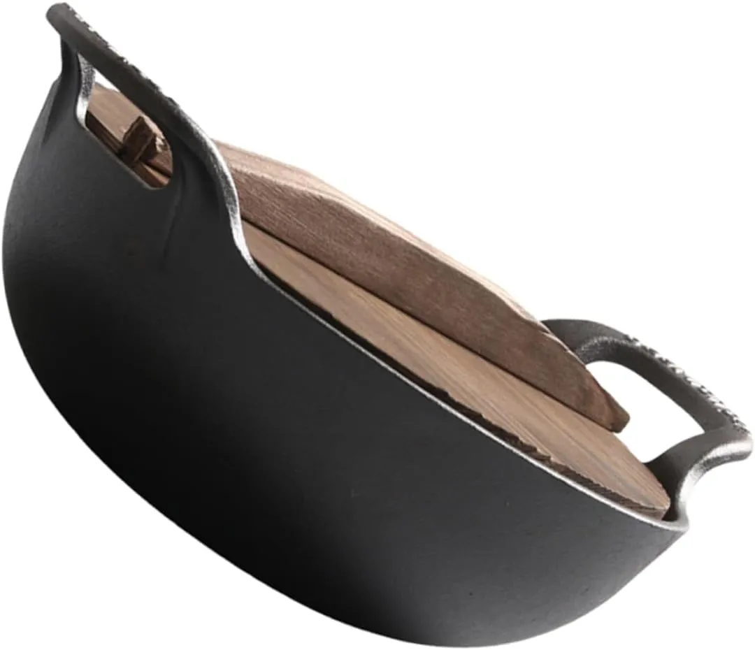 Cast Iron Saucepan Durable Outdoor Camping Cookware for Soup Stews Picnics Easy to Clean for Family Meals and Housewarming