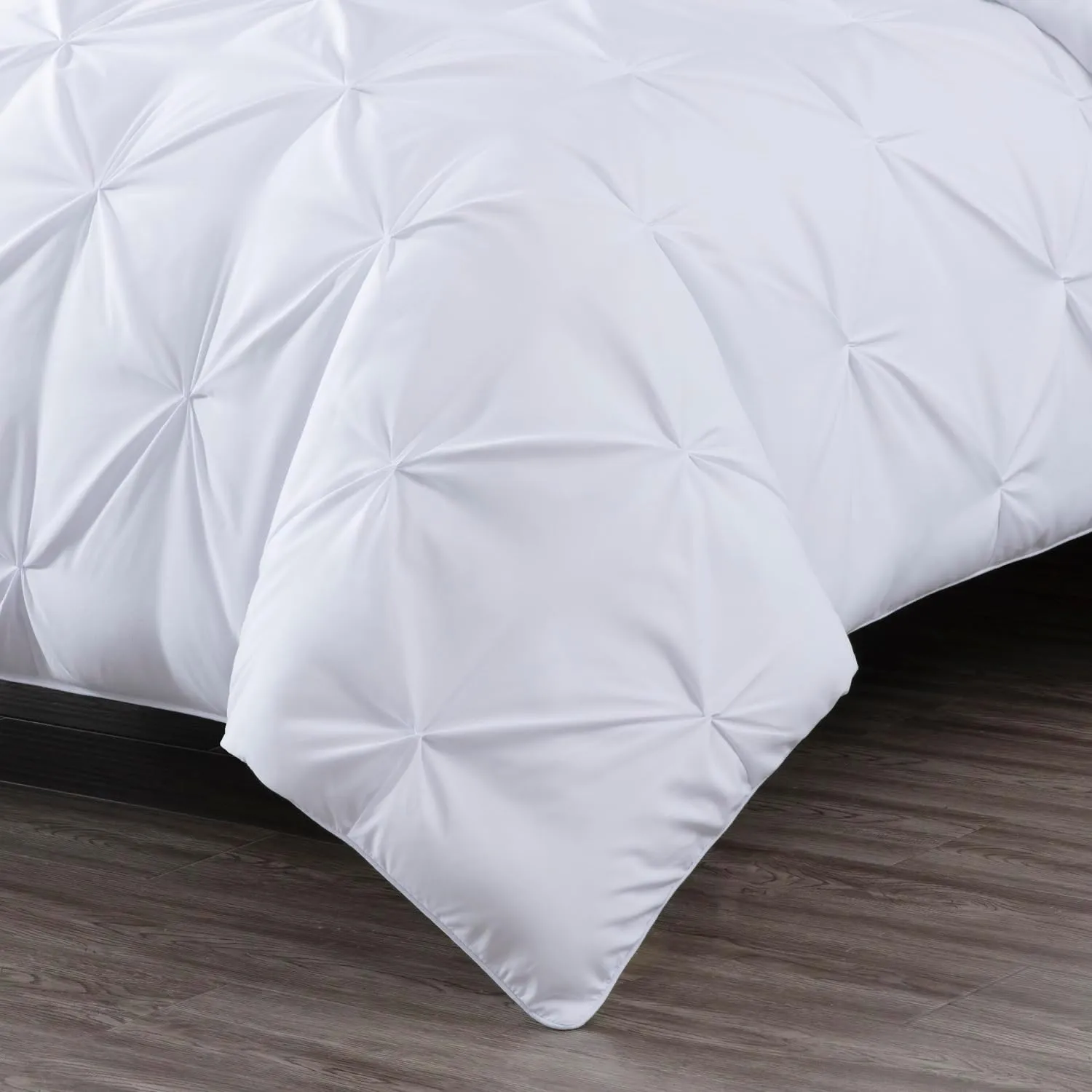 Chezmoi Collection Berlin White Pinch Pleat Full Comforter Set, 3-Piece (Comforter and Pillow Shams) - Soft Pintuck, Lightweight All Season Microfiber