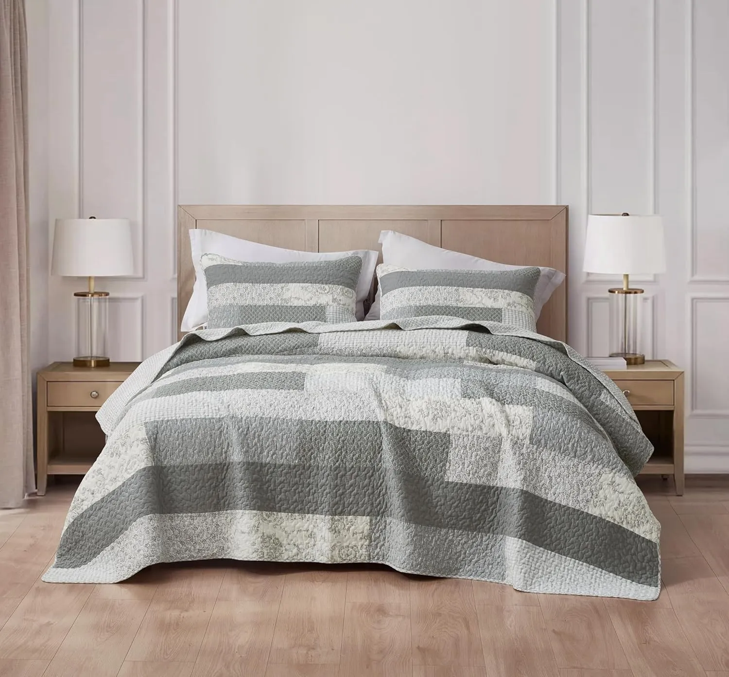 Chezmoi Collection Caleb 3-Piece Muted Gray White Ivory Floral Plaid Rectangular Patchwork Quilt Set - Pre-Washed Cotton Quilted Lightweight Reversible Bedspread for All Seasons, King Size