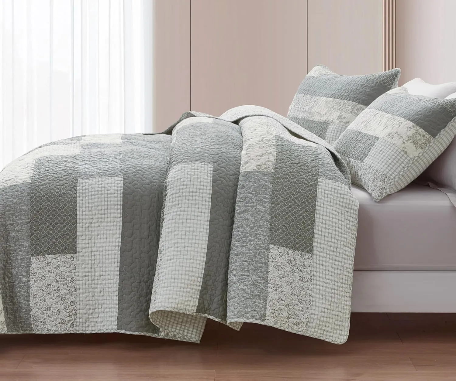 Chezmoi Collection Caleb 3-Piece Muted Gray White Ivory Floral Plaid Rectangular Patchwork Quilt Set - Pre-Washed Cotton Quilted Lightweight Reversible Bedspread for All Seasons, King Size