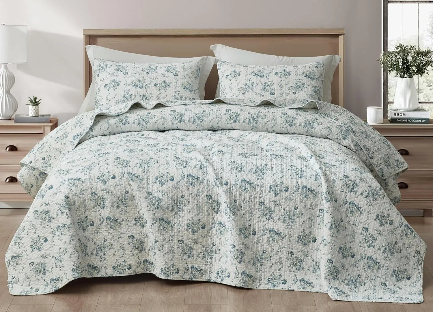 Chezmoi Collection Gigi 3-Piece Printed Floral Cotton Quilt Set Queen Size - Elegant Blue Ivory White Floral Flower - Stone Washed Cotton Breathable Lightweight Bedspread Set