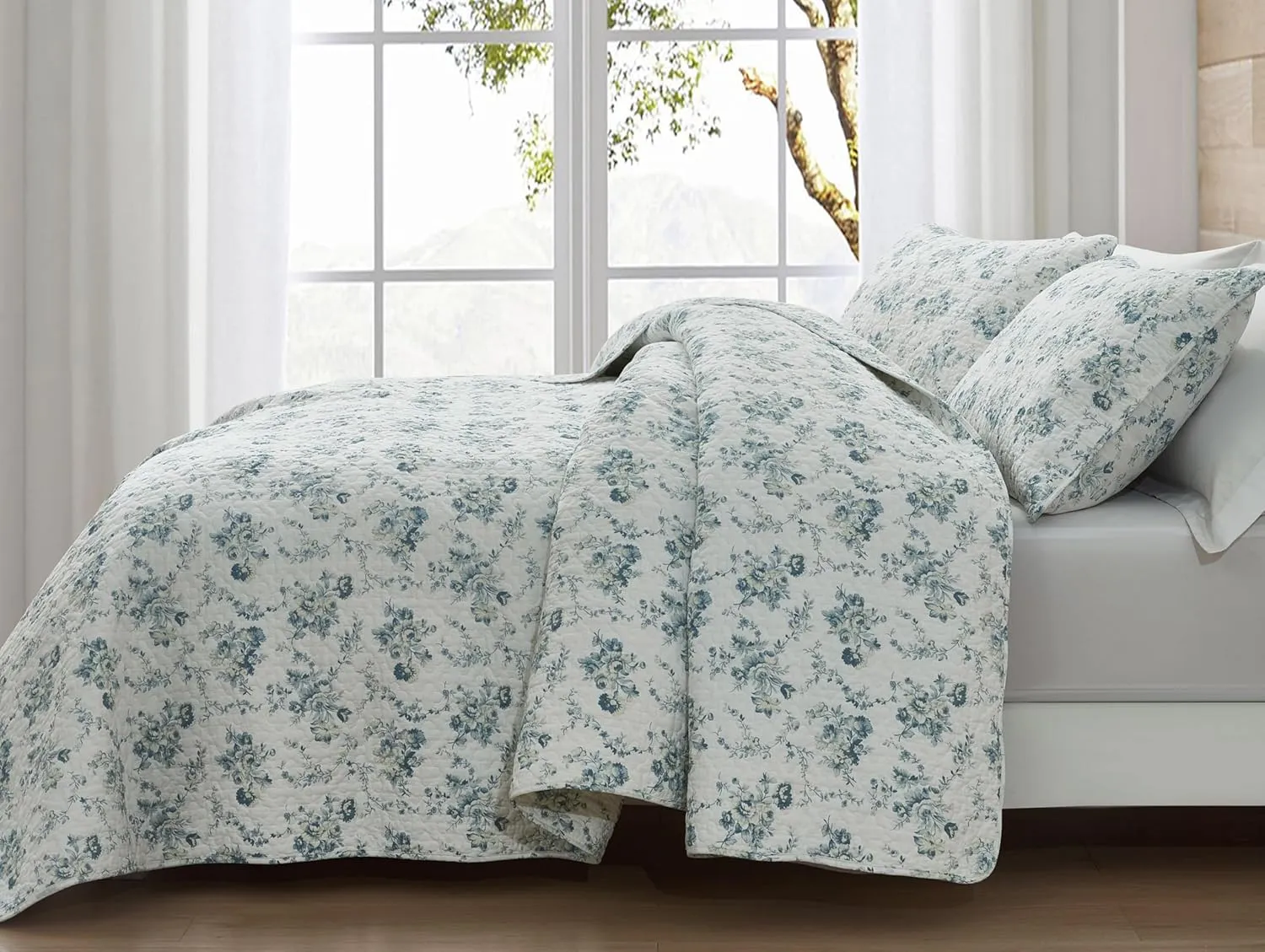 Chezmoi Collection Gigi 3-Piece Printed Floral Cotton Quilt Set Queen Size - Elegant Blue Ivory White Floral Flower - Stone Washed Cotton Breathable Lightweight Bedspread Set