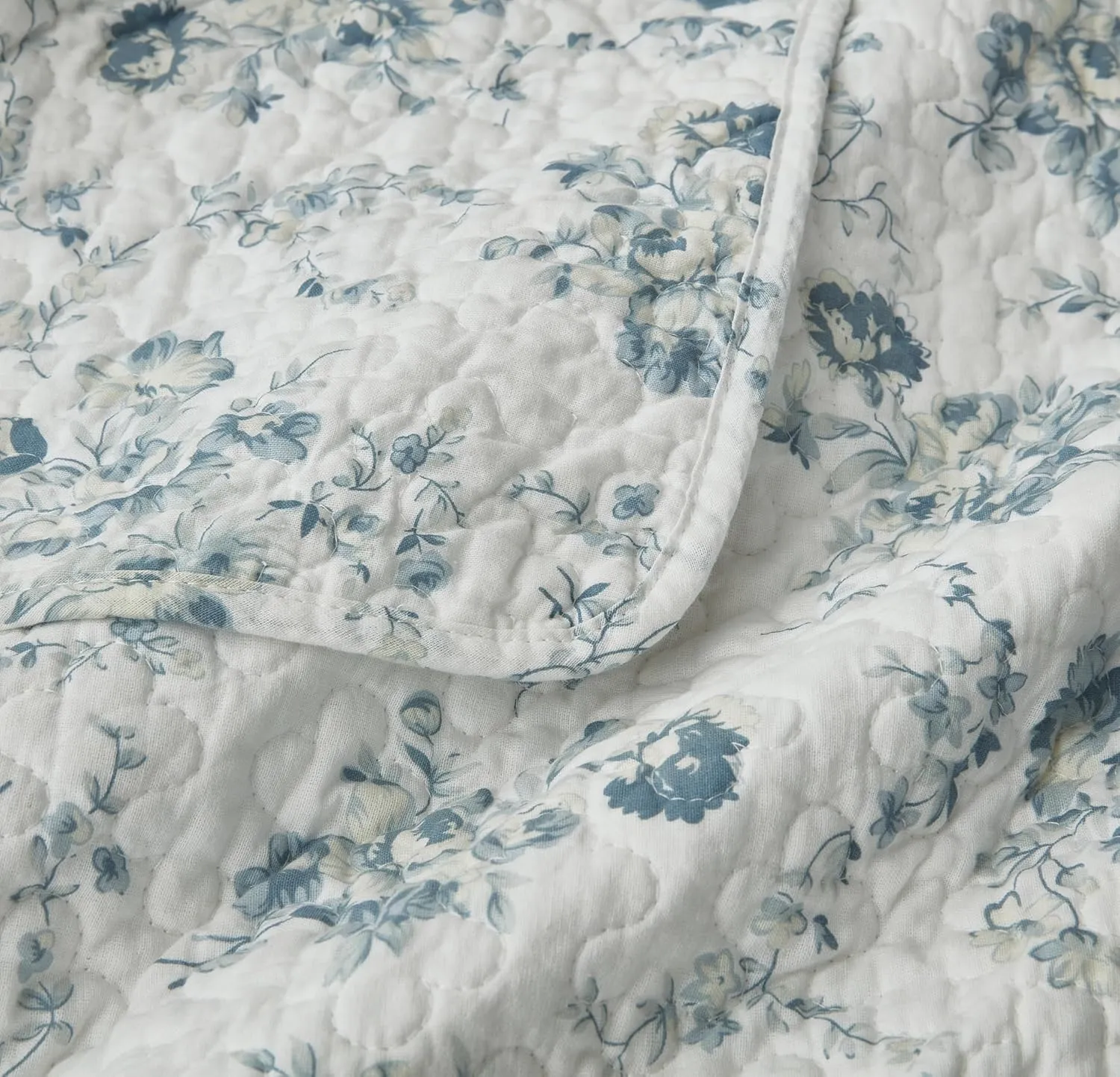 Chezmoi Collection Gigi 3-Piece Printed Floral Cotton Quilt Set Queen Size - Elegant Blue Ivory White Floral Flower - Stone Washed Cotton Breathable Lightweight Bedspread Set