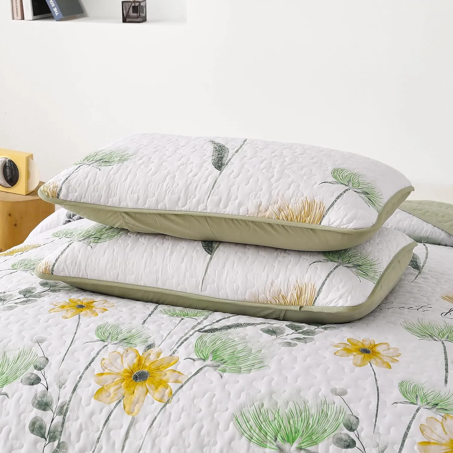 Dinjoy Floral Quilt Set Twin Size, Green Yellow Bedspreads 2 Pieces Cute Summer Bedding Set Lightweight Quilts Soft Flower White Coverlet Sets Farmhouse for Child Girls 68"x86"
