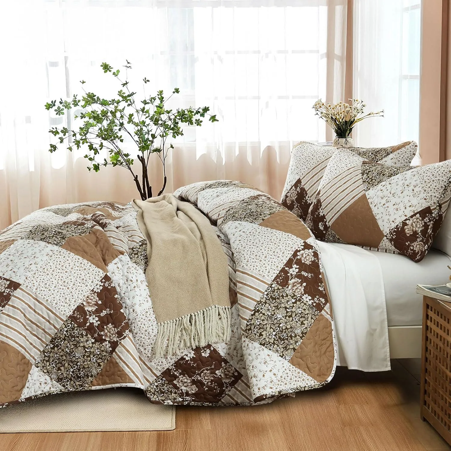 Dobuyly Brown Quilt Queen Size, Floral Plaid Patchwork Bedspread Bedding Set, Soft Lightweight Microfiber Coverlet Set for All Season (1 Quilt, 2 Pillow Shams)