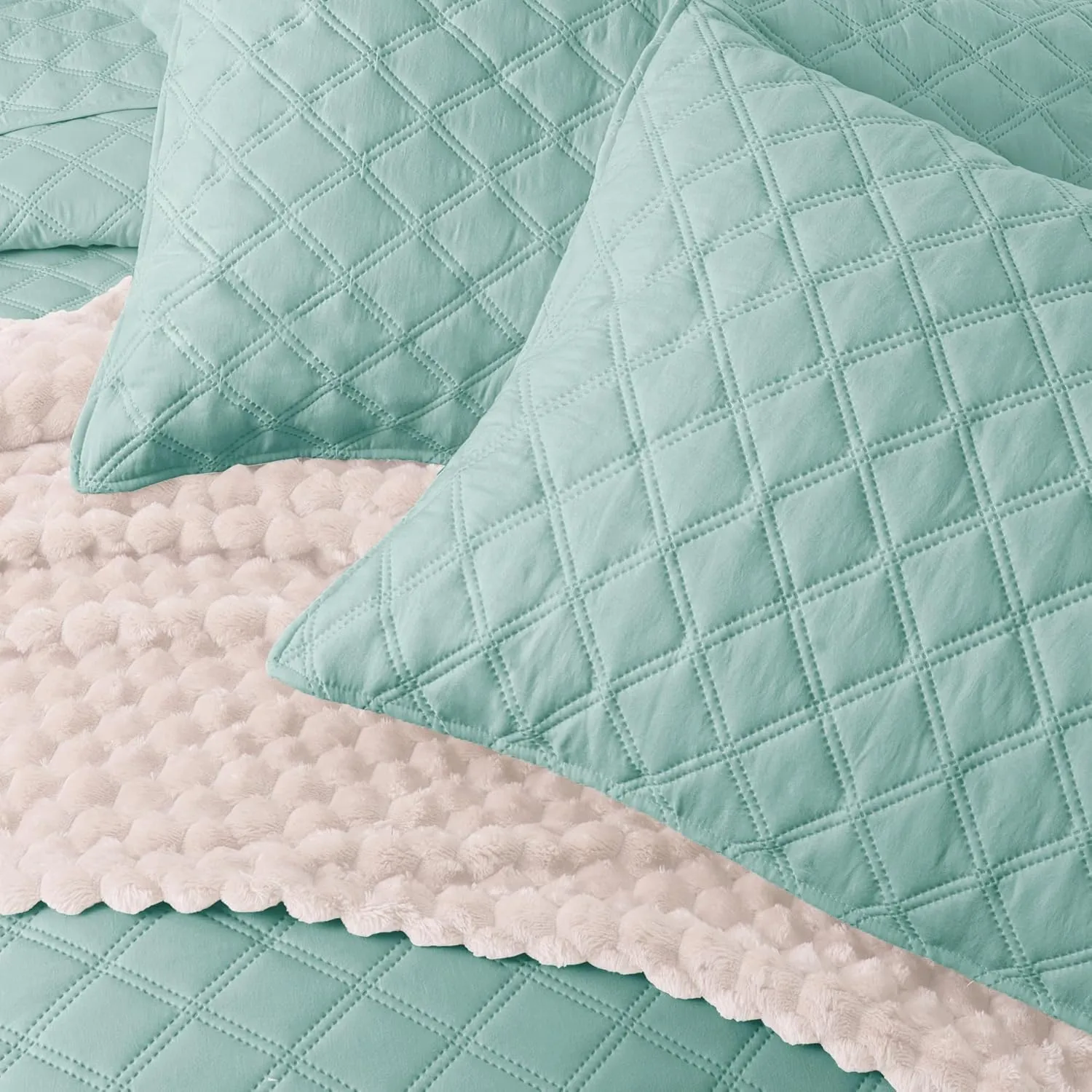 Exclusivo Mezcla Soft Quilt Set Queen Full Size, 3 Pieces Lightweight Quilts Aqua Bedspreads Coverlets Bedding Set for All Seasons, Grid Pattern