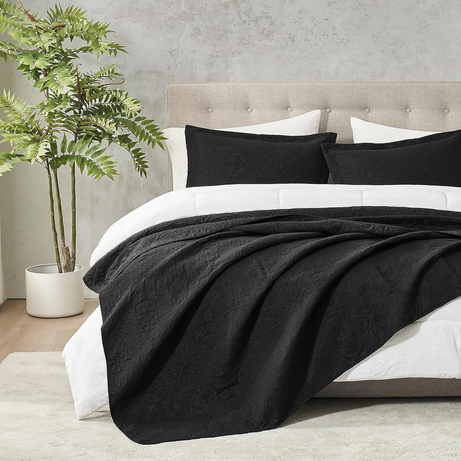 Hansleep Black Quilt Queen Size - Baroque Ultrasonic All Season Bedspread Queen, Soft Lightweight Coverlet Bedding Set, 3 Pieces (1 Quilt, 2 Pillow Shams)