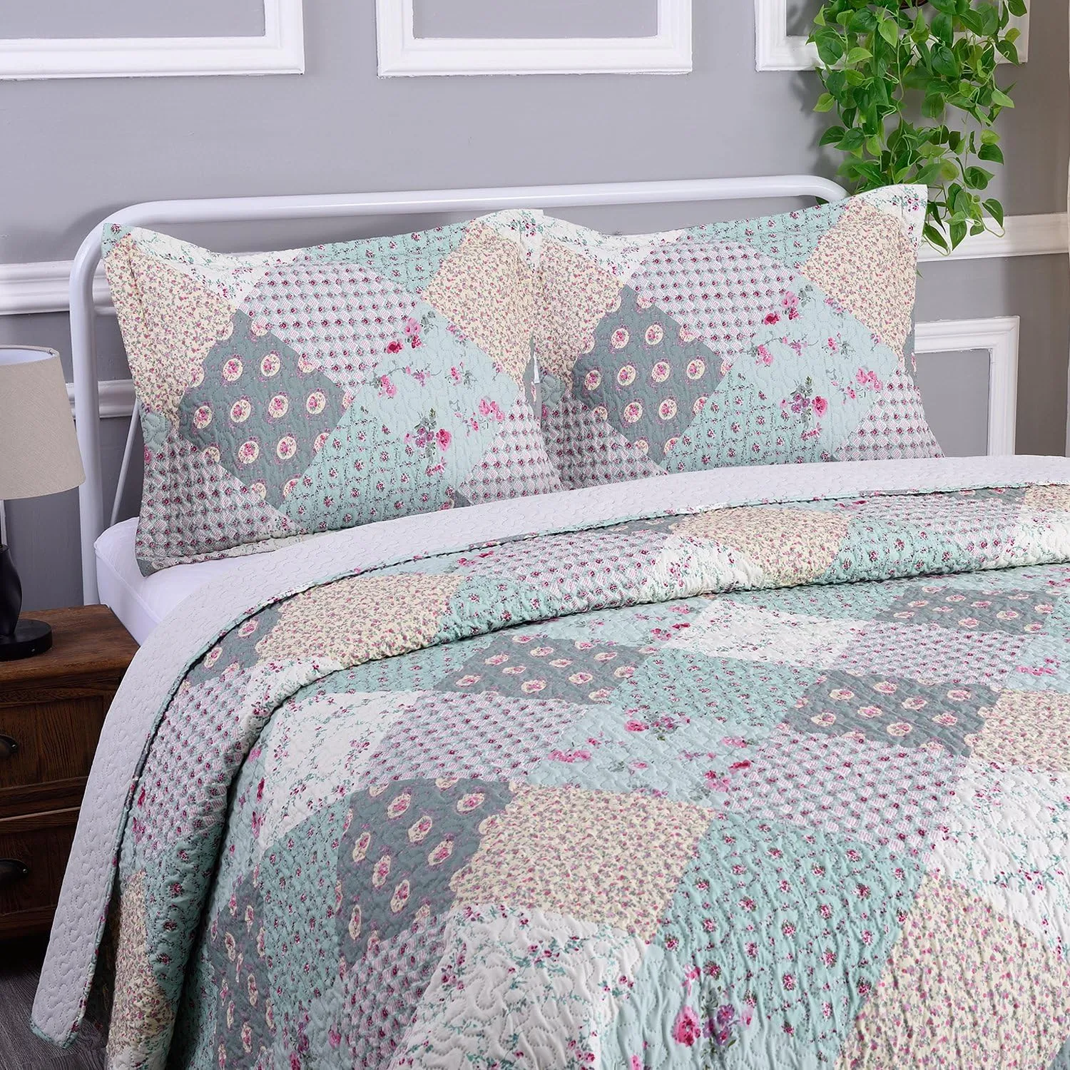 JML Quilt Set - Queen Size Quilt Sets with Shams - 3 Pieces - All Season Lightweight Soft Printed Pattern Bedding Bedspread Coverlet Set