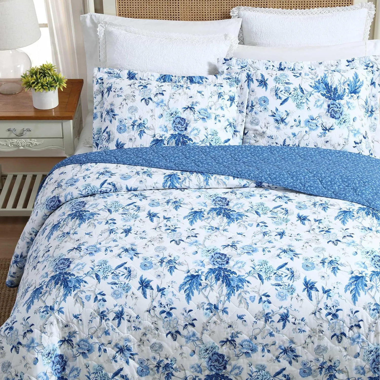 Laura Ashley - King Quilt Set, Reversible Cotton Bedding with Matching Shams, Lightweight Home Decor for All Seasons (Breezy Floral Blue, King)