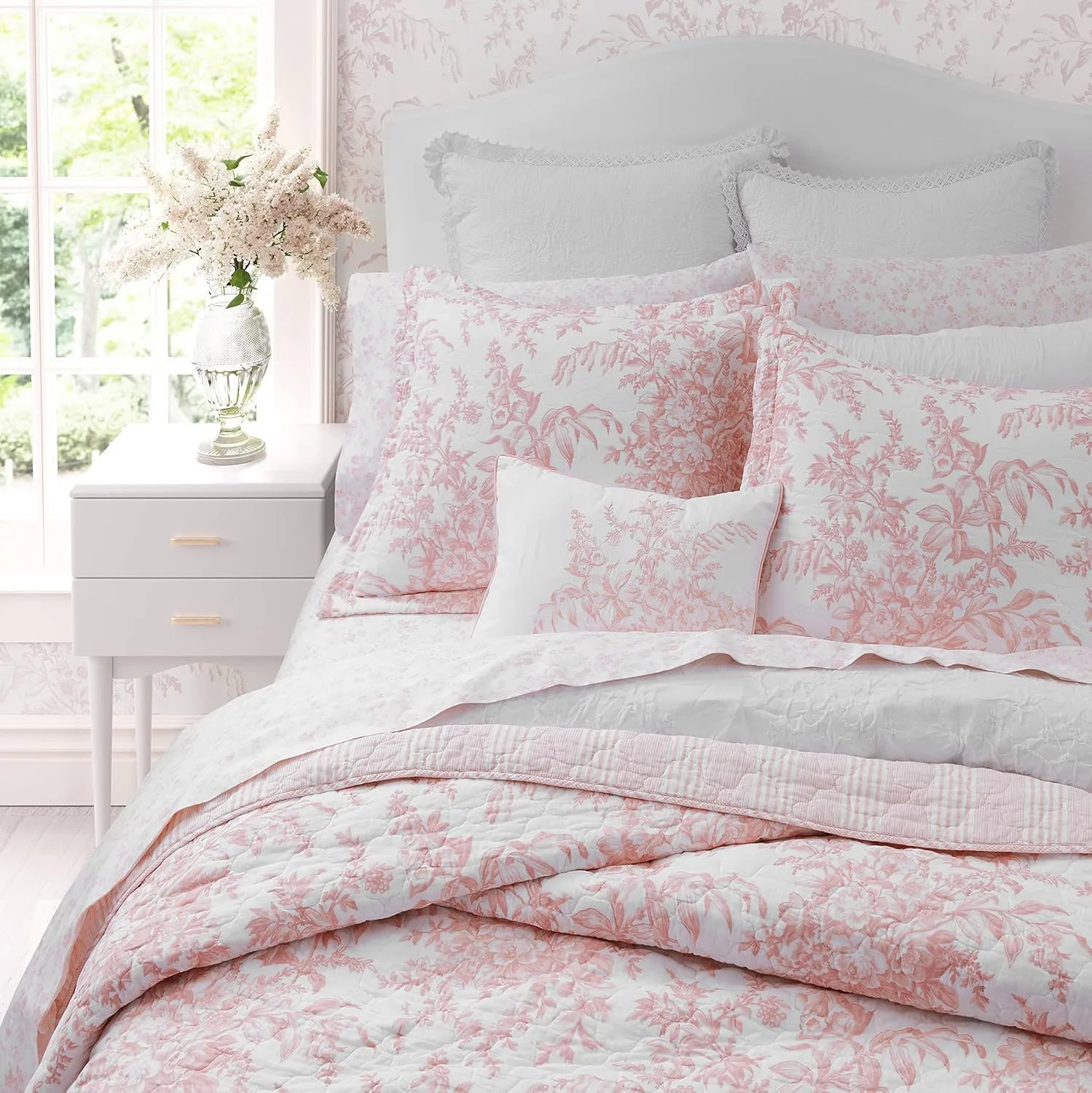 Laura Ashley - Queen Quilt Set, Reversible Cotton Bedding with Matching Shams, Lightweight Home Decor for All Seasons (Bedford Pink, Queen)