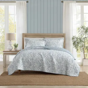 Laura Ashley - Twin Quilt Set, Textured Seersucker Bedding with Matching Sham, Reversible Bedding Essentials (Amberly Pastel Blue, Twin)