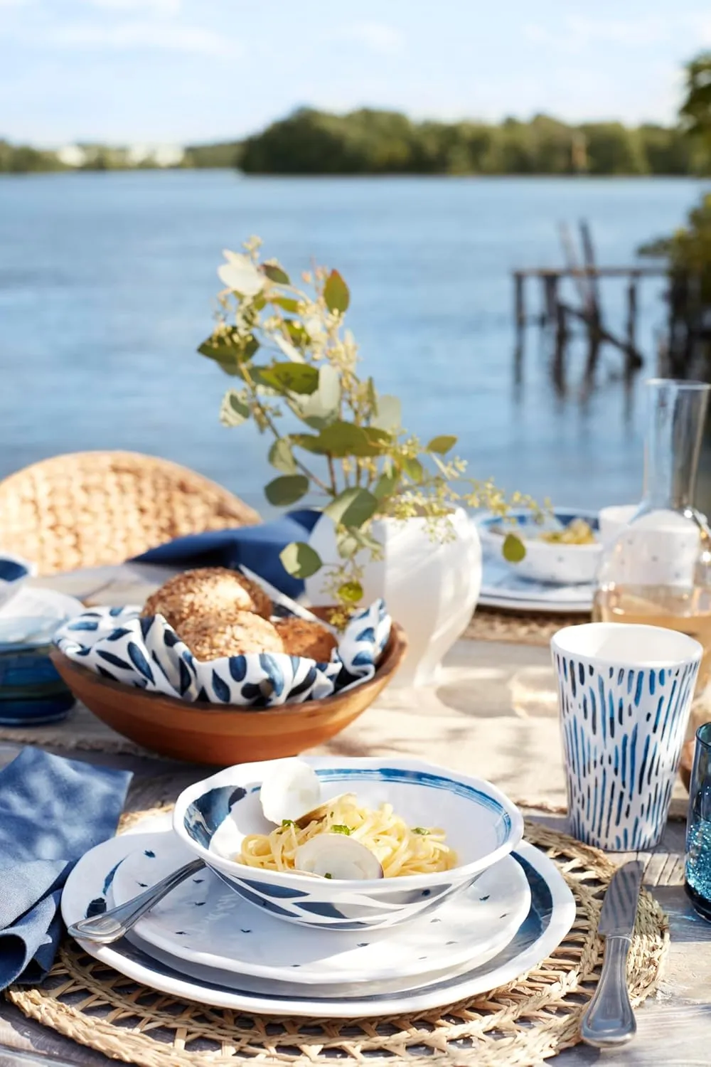 Lenox 895323 Blue Bay Melamine 16-Piece Dinnerware Set, Lightweight Melamine Material