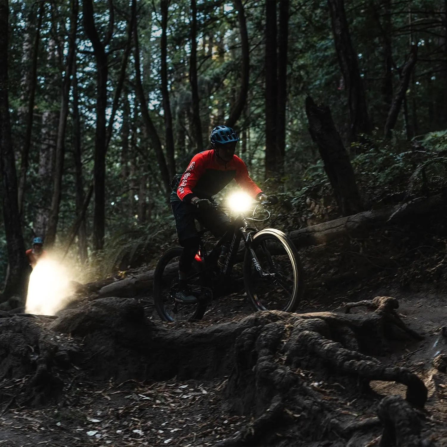LEZYNE Super Drive Bicycle USB Rechargeable IPX7 White LED Front Light with Multiple Solid & Flash Modes | Integrated Silicone Rubber Strap Mount | Smart Connect | 1600/1800 Lumens Options