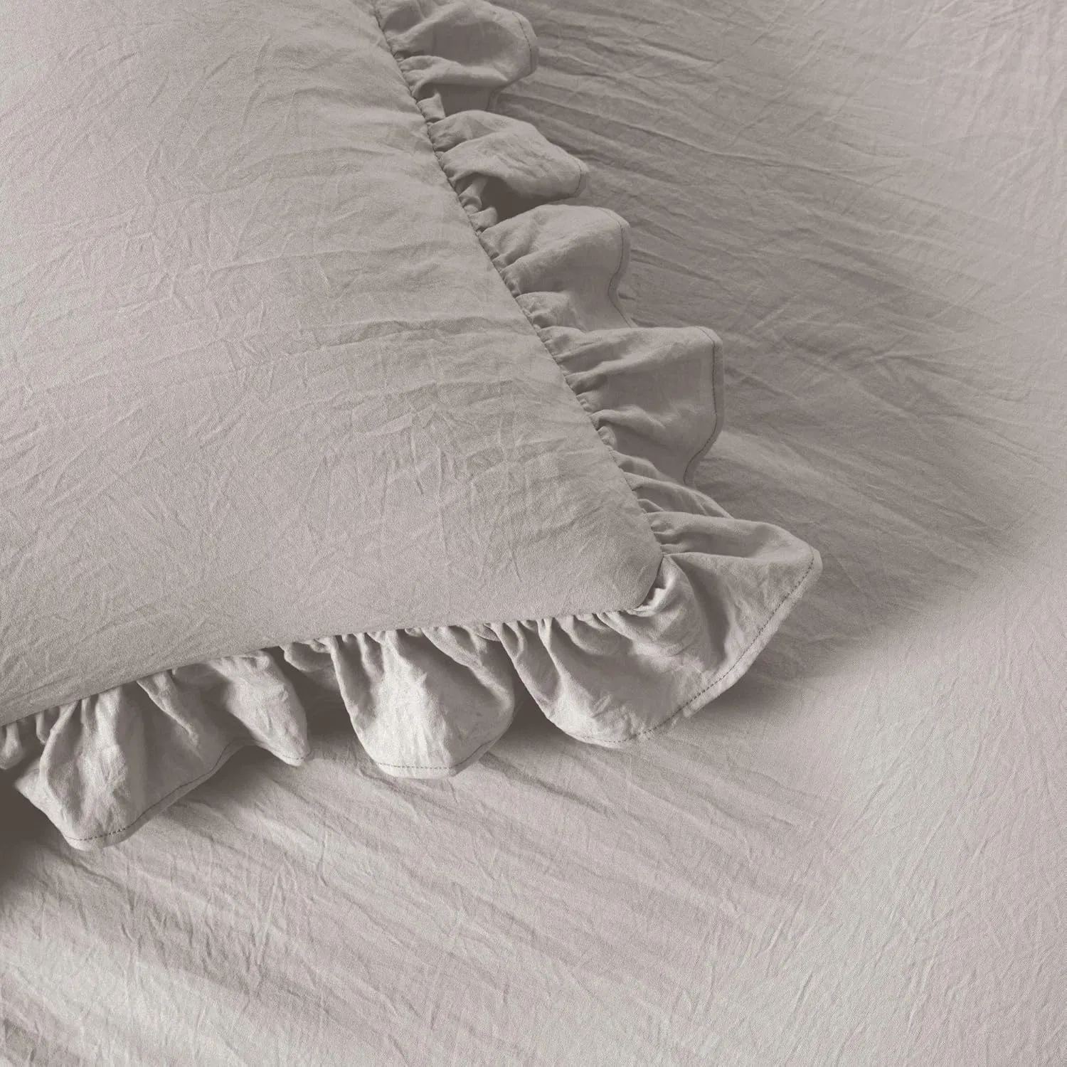 Lush Decor Ruffle Skirt Bedspread Set - 3 Piece Luxurious Farmhouse Bedding Set - Elegant, Charming Ruffle Detail - Timeless Style & Classic Design - Soft and Lightweight - King, Gray