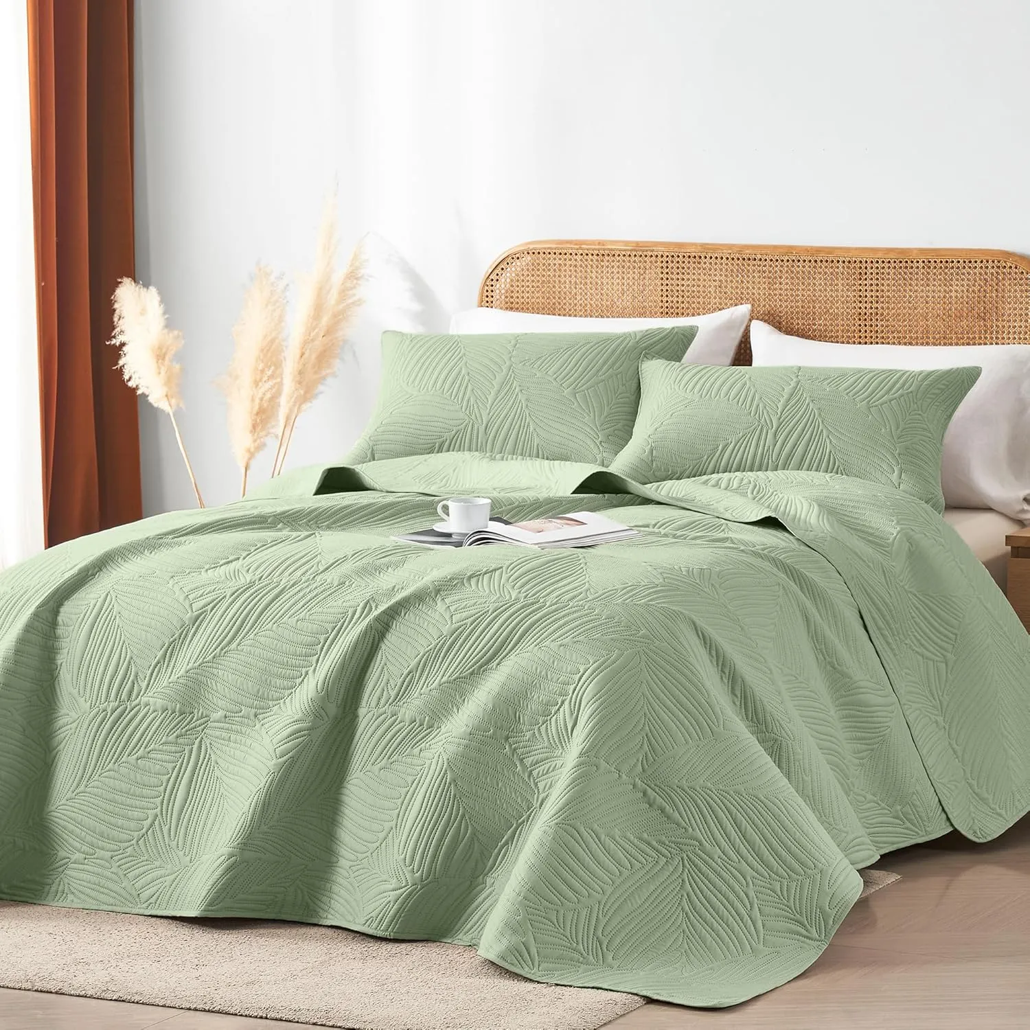 OARAGE Twin Quilt Bedding Set Soft Lightweight Sage Green Bedspread with Leaf Pattern Ultrasonic Microfiber Bed Coverlet for All Season (1 Quilt,1 Sham)