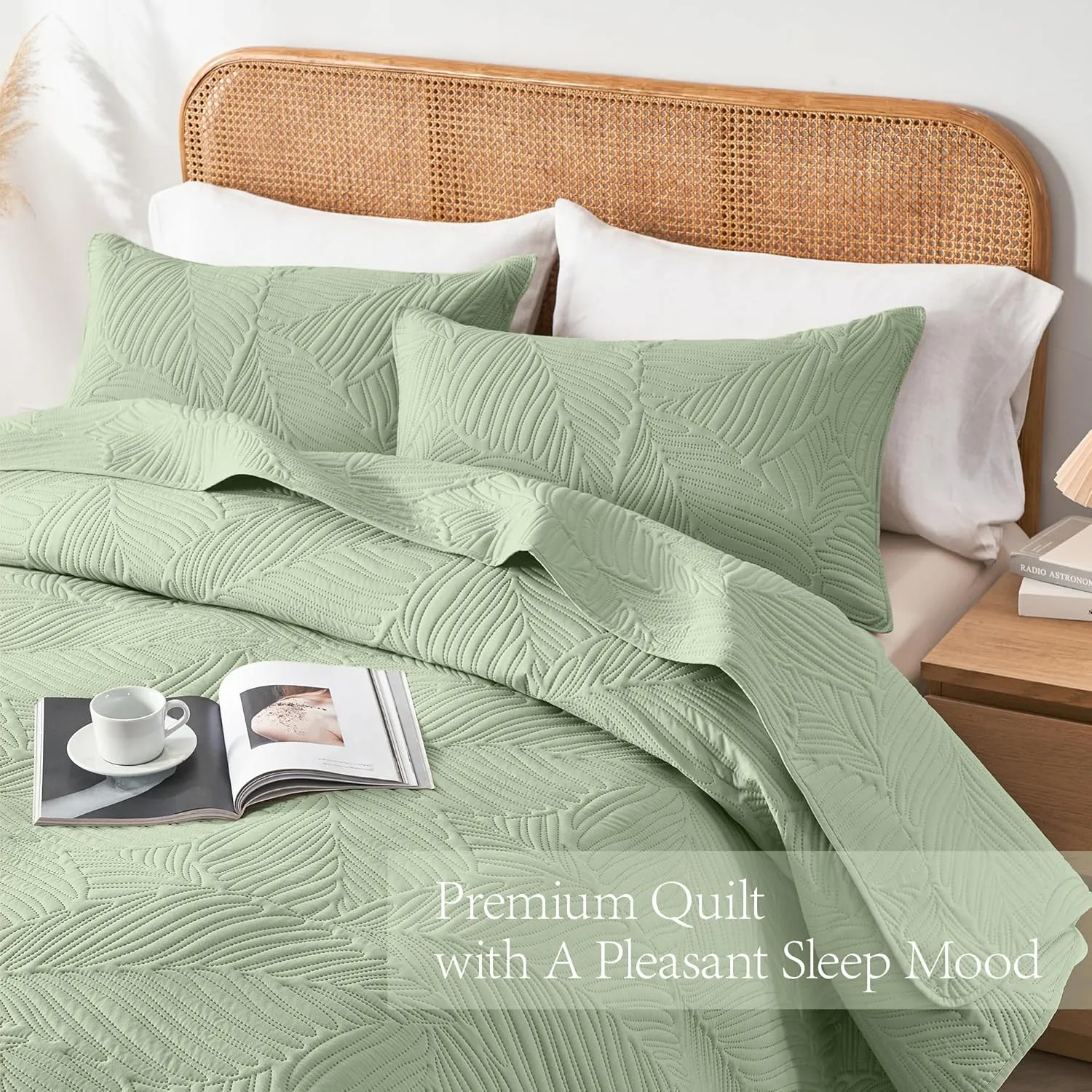 OARAGE Twin Quilt Bedding Set Soft Lightweight Sage Green Bedspread with Leaf Pattern Ultrasonic Microfiber Bed Coverlet for All Season (1 Quilt,1 Sham)