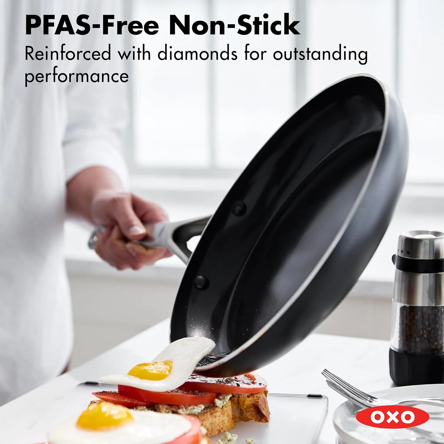 OXO Agility Series 10 Piece Cookware Pots and Pans Set, Ceramic Nonstick PFAS-Free, Induction, Skillets,Saucepans,Lids,Even Heating,Stainless Steel Handles,Chip-Free Rims,Dishwasher & Oven Safe,Black