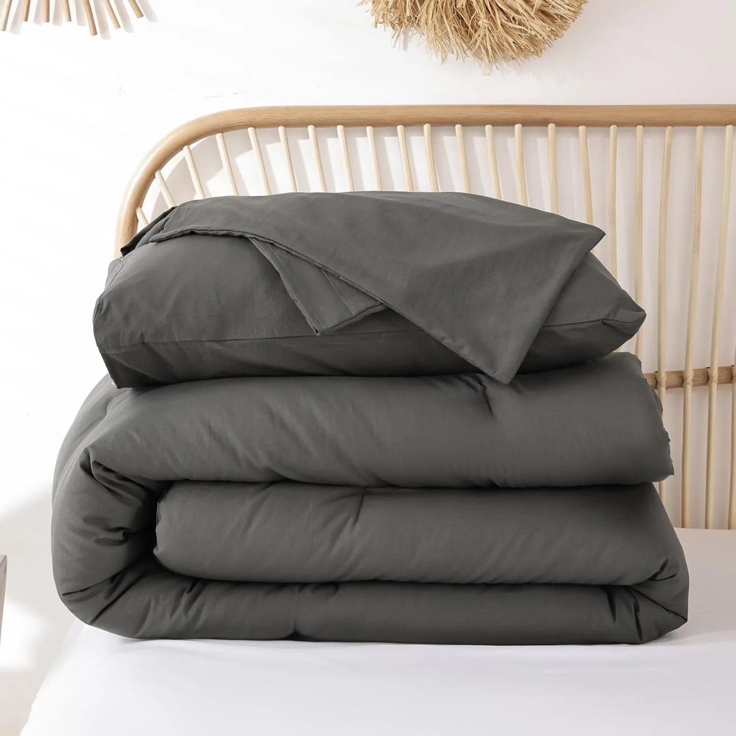 ROSGONIA King Size Comforter Set Charcoal Grey, 3pcs (1 Dark Gray Comforter & 2 Pillowcases), All Season Bedding Lightweight Bedspread Blanket Quilt