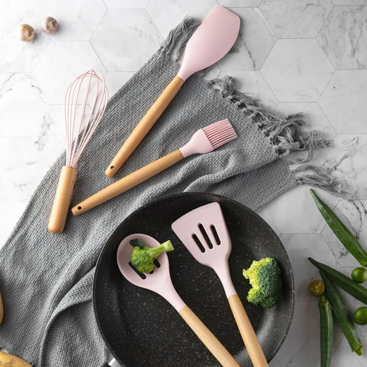 Silicone Cooking Utensils Set, 12-piece Kitchen Utensil Set Non-stick Cookware Is Heat-resistant, BPA-Free, Cooking Tools, Stirring Kitchen Tool Set (Pink)