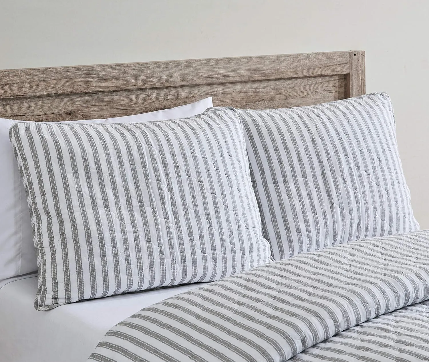 Stone Cottage | Willow Way Collection | Quilt Set - 100% Cotton, Ultra-Soft & Reversible Bedding with Matching Sham, Pre-Washed for Extra Comfort, Twin, Grey