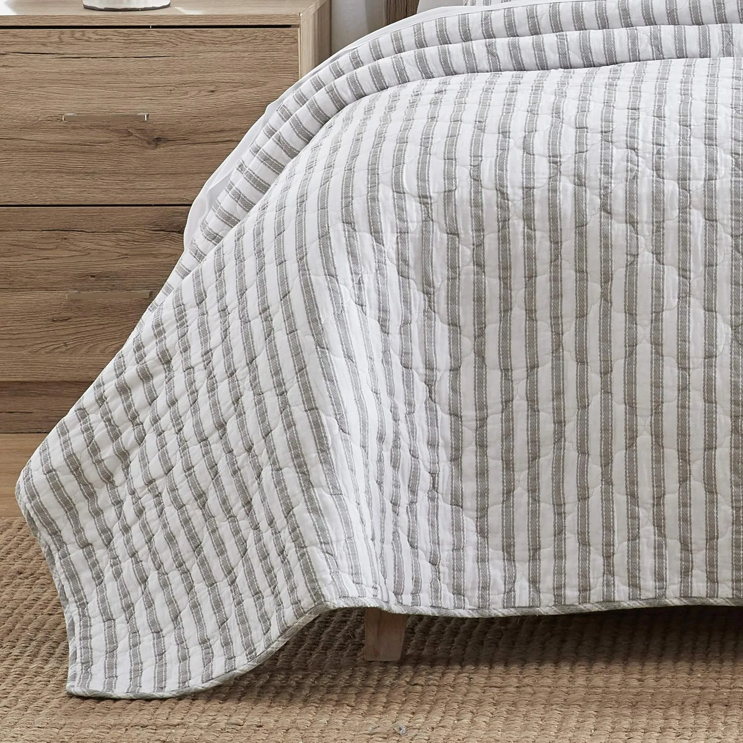 Stone Cottage | Willow Way Collection | Quilt Set - 100% Cotton, Ultra-Soft & Reversible Bedding with Matching Sham, Pre-Washed for Extra Comfort, Twin, Grey
