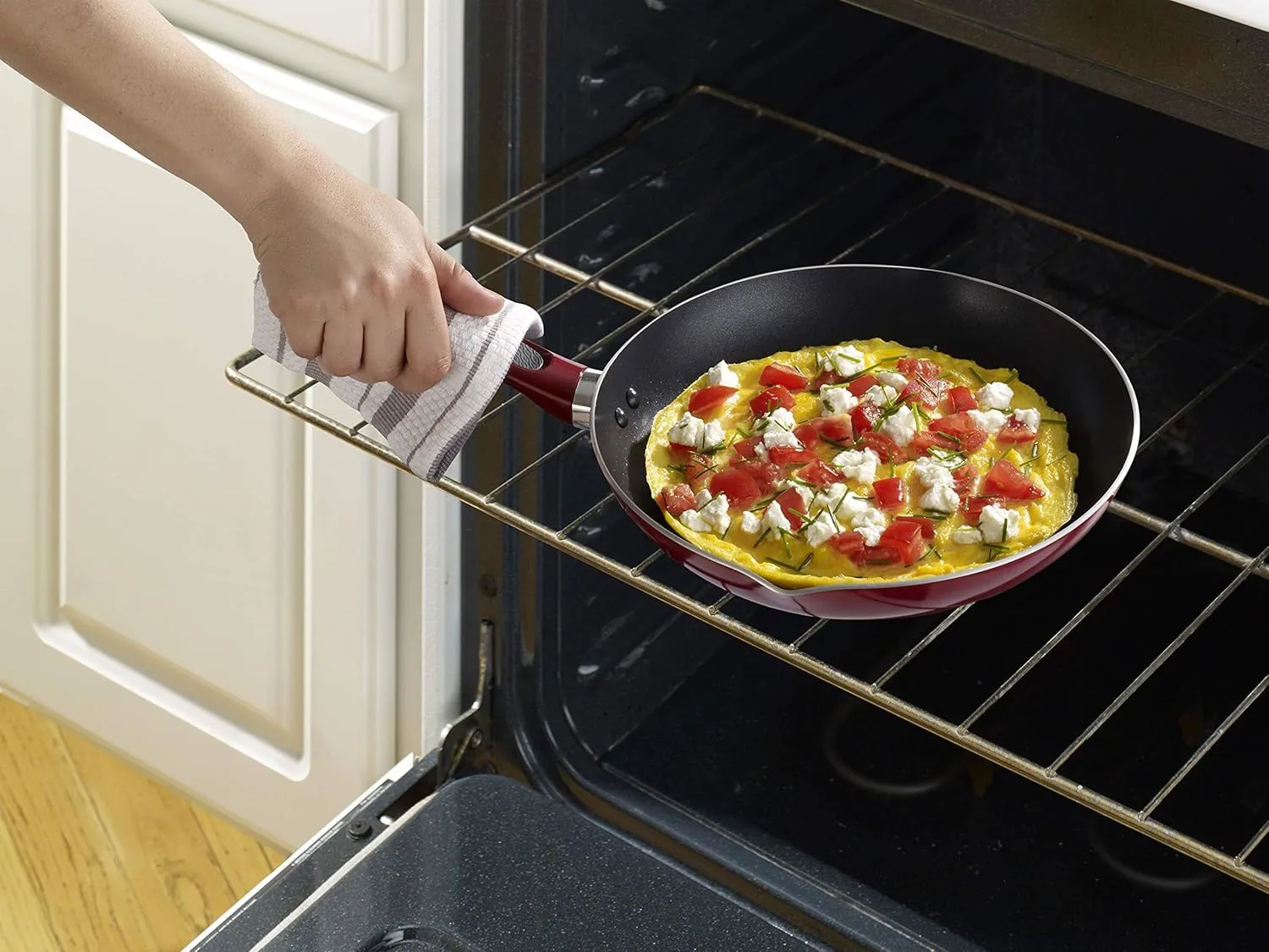 T-fal B039S264 Excite ProGlide Nonstick Thermo-Spot Heat Indicator Dishwasher Oven Safe 8 Inch and 10.5 Inch Fry Pan Cookware Set, 2-Piece, Rio Red