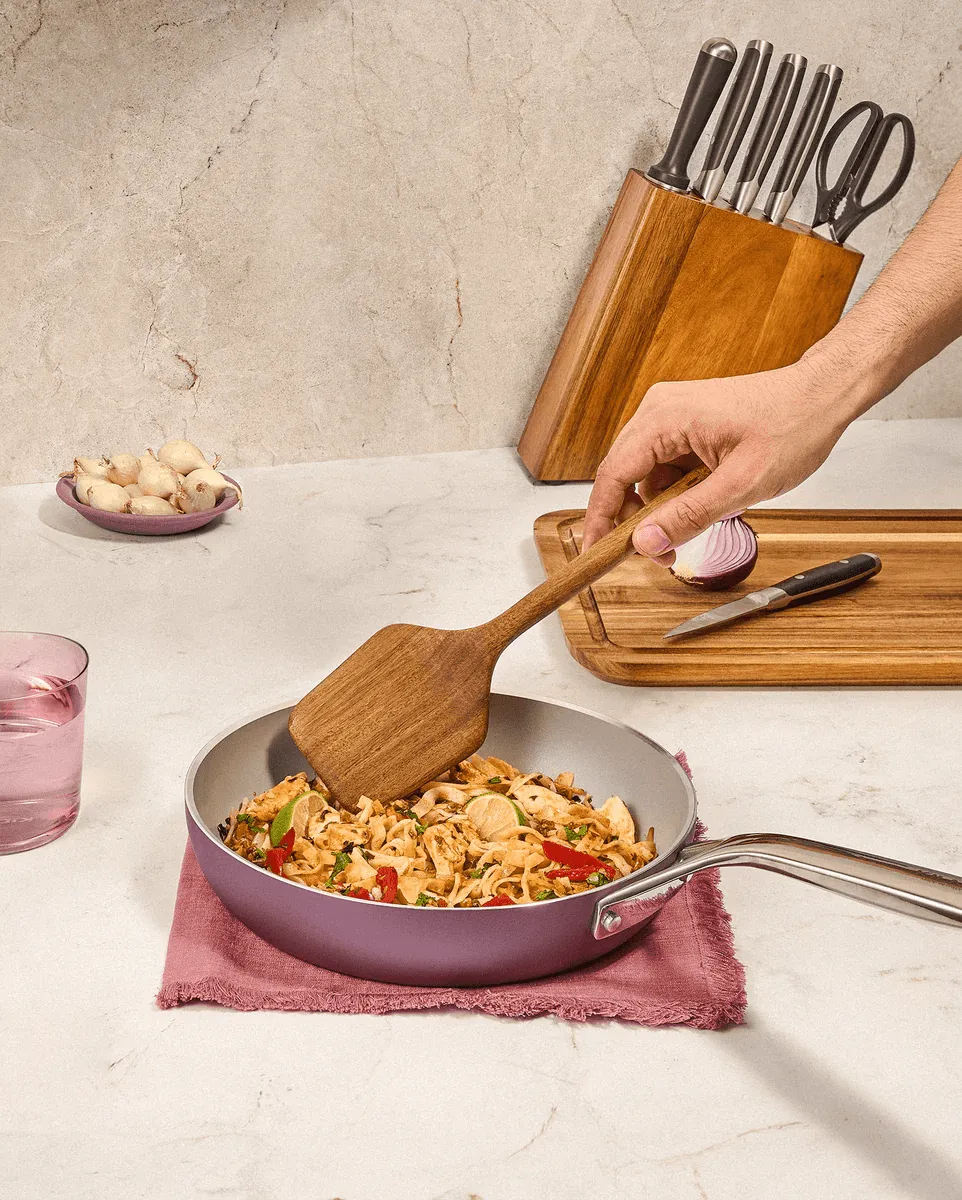 The 9.5" Ceramic Pan