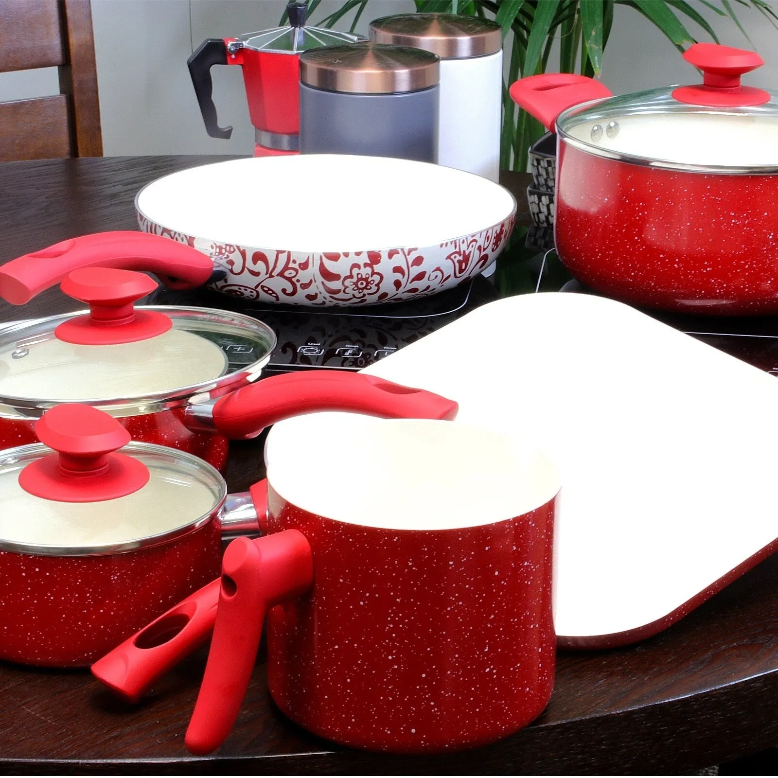 Valle Vista 9 Piece Nonstick Aluminum Cookware Set with Glass Lids in Red