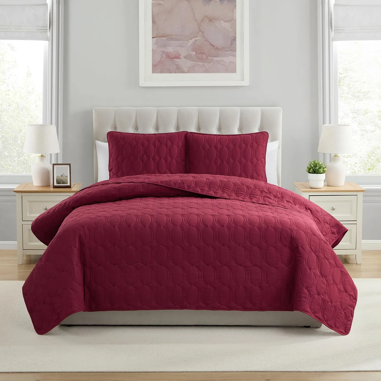 VCNY Home - Quilt Set, Soft 3-Piece Pinsonic Circle Bedding Set with Matching Shams, Ideal for All Seasons (Circles Red, Full/Queen)
