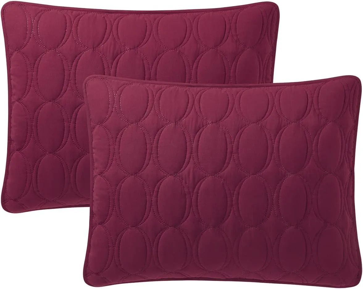 VCNY Home - Quilt Set, Soft 3-Piece Pinsonic Circle Bedding Set with Matching Shams, Ideal for All Seasons (Circles Red, Full/Queen)