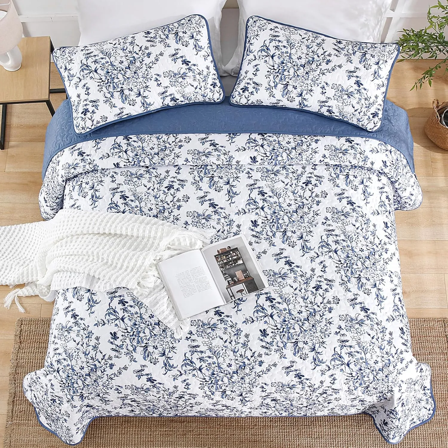 WONGS BDEEING Quilt King Size, Blue Quilt Bedding Set with 2 Pillowcases, Botanical Quilt for King Bed, Soft Microfiber Lightweight Coverlet Bedspread for All Season (110"×90", 3 Pieces)