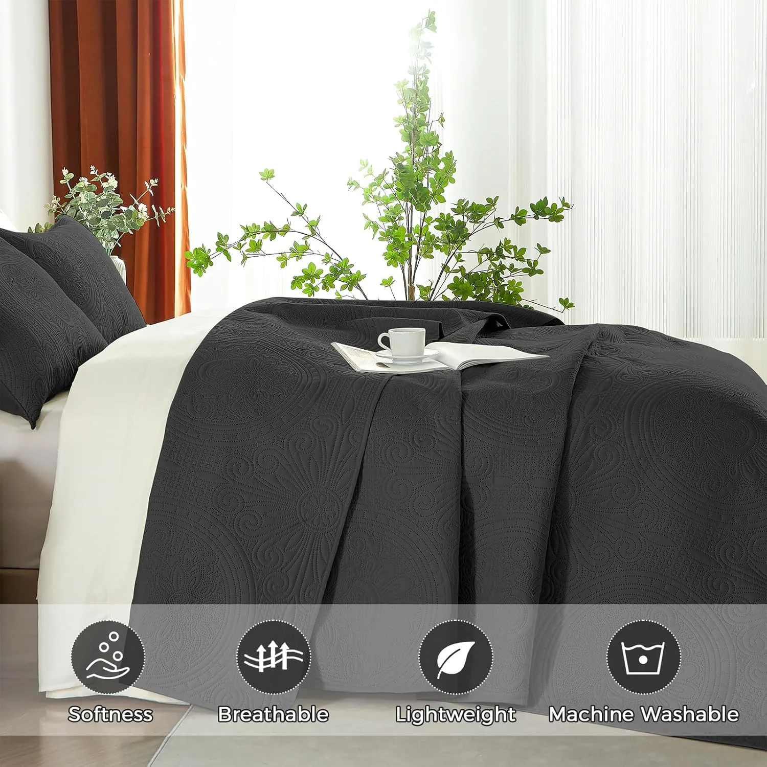 WURUIBO King/Cal King Quilt Set Black,Ultrasonic Embossed Bedspread, Lightweight Microfiber Coverlet, Modern Thin Bedding Set for All Season, 3 Piece(1 Quilt,2 Pillow Shams)
