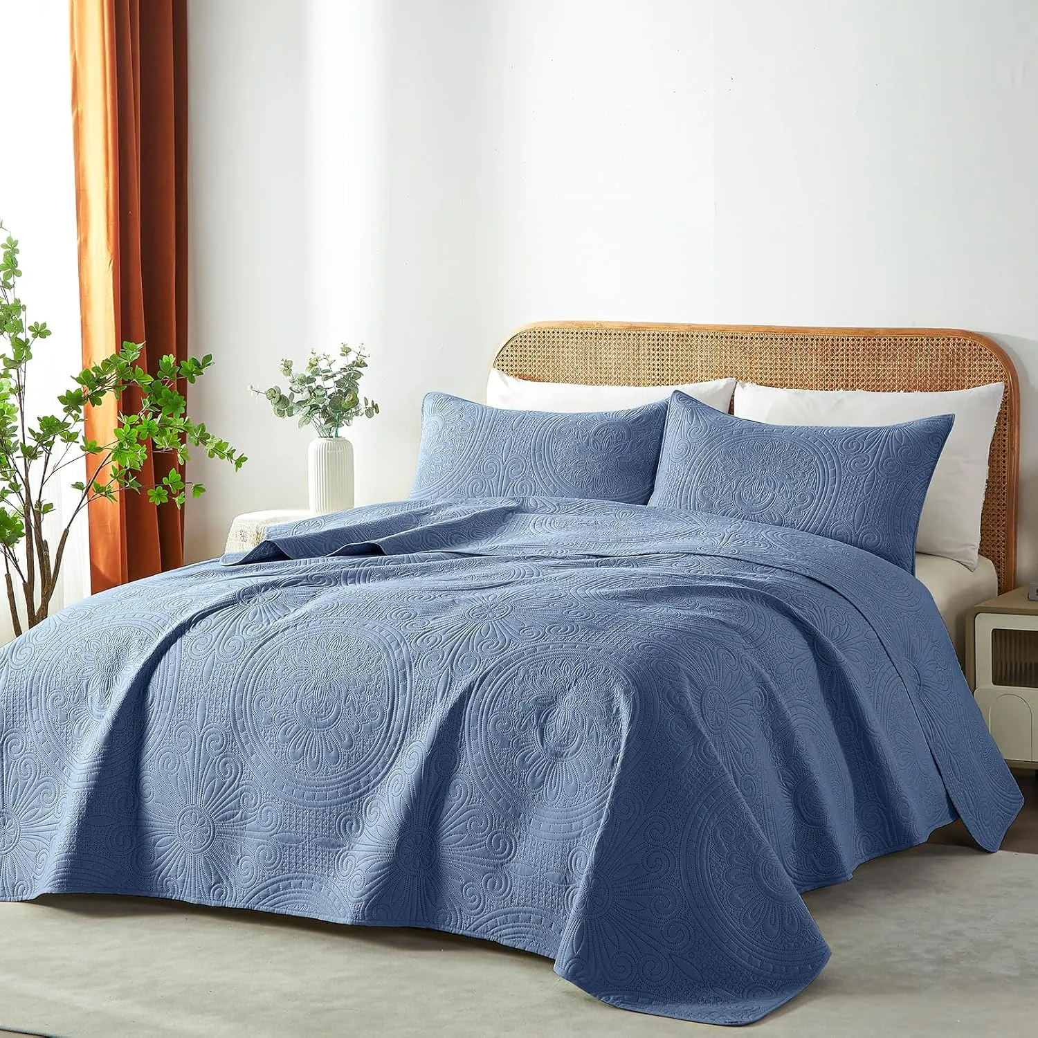 WURUIBO King/Cal King Quilt Set Bluish Grey,Ultrasonic Embossed Bedspread, Lightweight Microfiber Coverlet, Modern Thin Bedding Set for All Season, 3 Piece(1 Quilt,2 Pillow Shams)