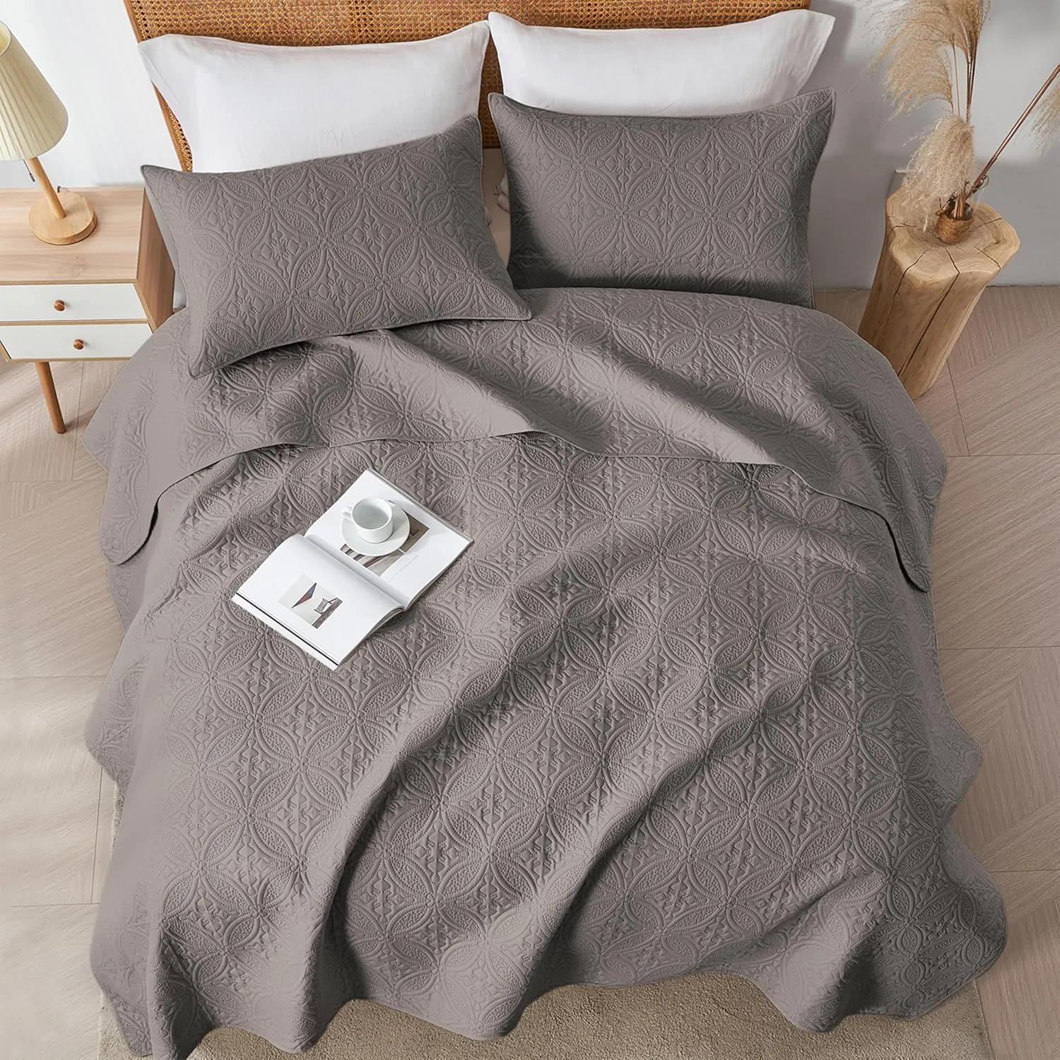 WURUIBO Twin Quilt Set Dark Gray, Microfiber Lightweight Bedspreads, Ultrasonic Embossed Solid Coverlet, Thin Bedding Set for All Season, Soft Breathable Bed Cover(1 Quilt, 1 Pillow Sham)