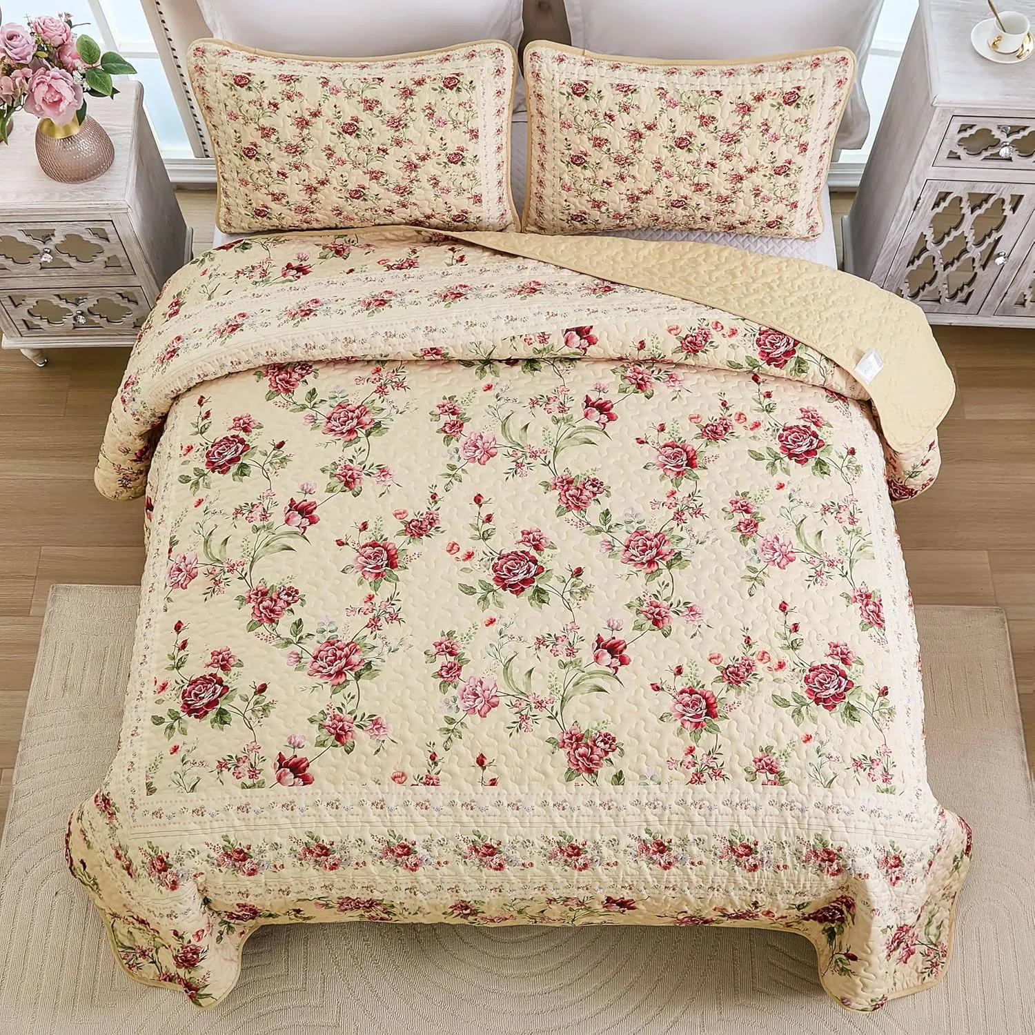Xruibed Beige Quilt Set Queen Size, 3PCs Antique Rose Beige Bedspread Coverlet Set, Lightweight Soft Microfiber Floral Quilt Set with 2 Pillowcases for All Season (Queen Size 96"x90")